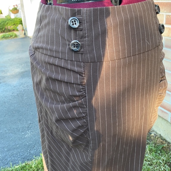 Used skirt for interview - Picture 2 of 3